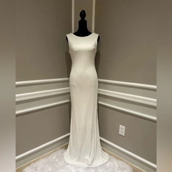 Badgley Mishcka Beaded Cowl Back Jersey White Gown - size 6. - Picture 6 of 12